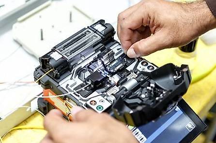 Elektromonteur mit Spleissen in Winterthur