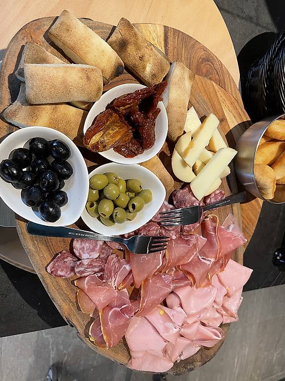 Ragazza cameriere/ barista