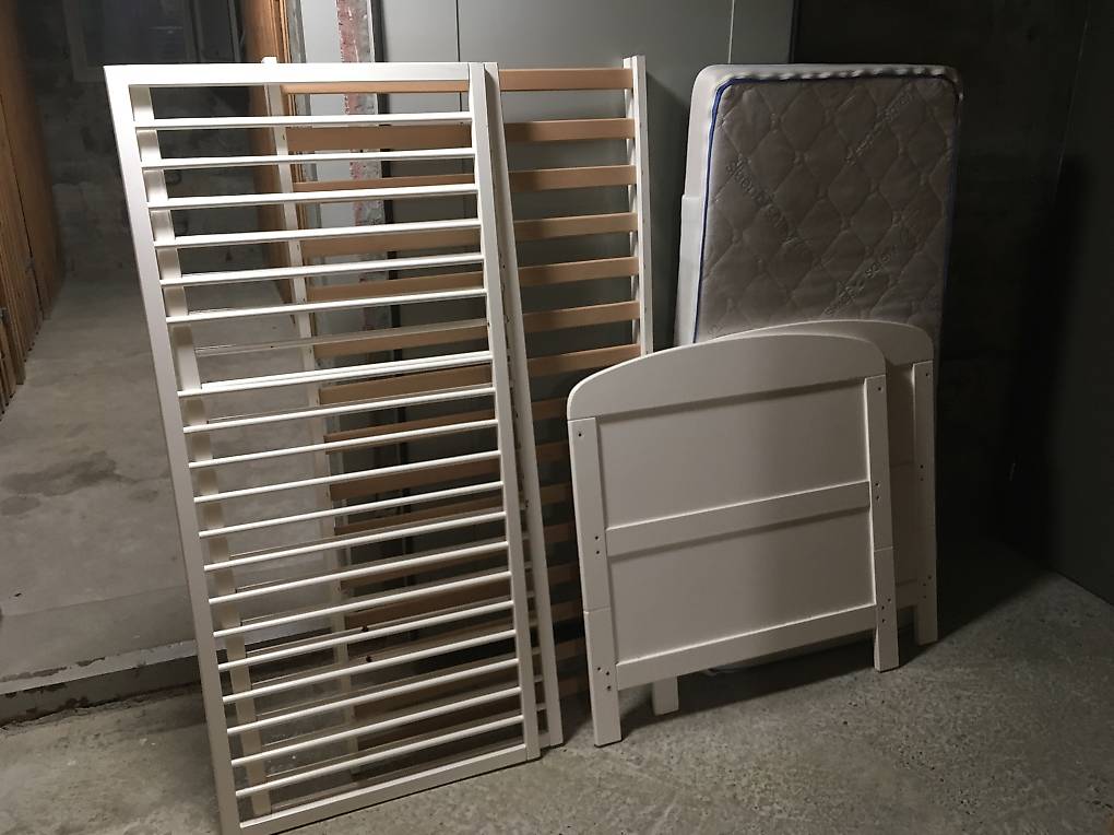 Kinderbetreuung, Höhe verstellbar, weiss