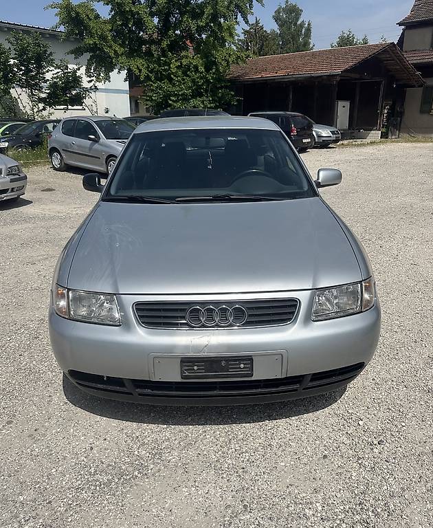 Audi A3 1.8T Ab MFK Top Zustand
