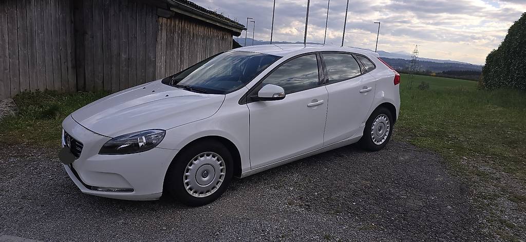Volvo v40 Diesel Noch 1 Jahr Mfk