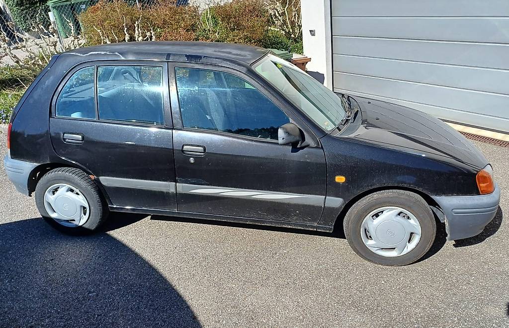 TOYOTA Starlet 1998 (km 80"000)