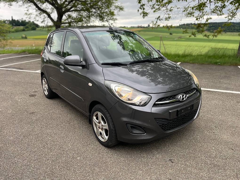 hyundai i10 1.1 comfort frisch ab mfk - aux