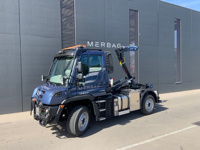 UNIMOG, Unimog U219, Abrollkipper (Haken)