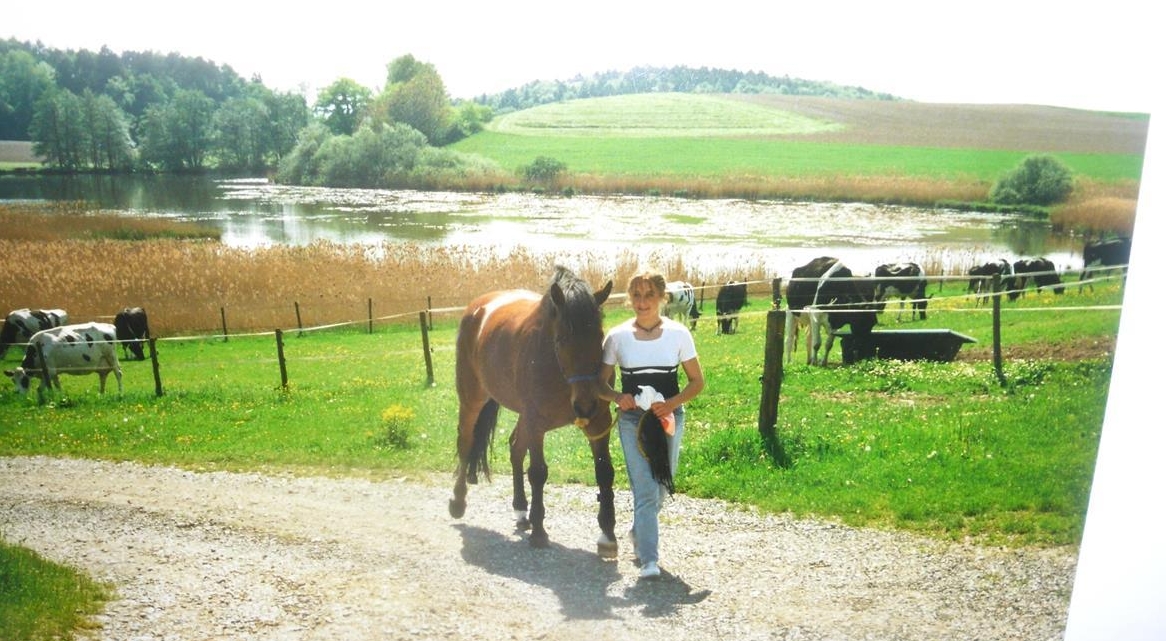 Pferdefachfrau sucht Festanstellung als Allrounderin im Pferdebereich