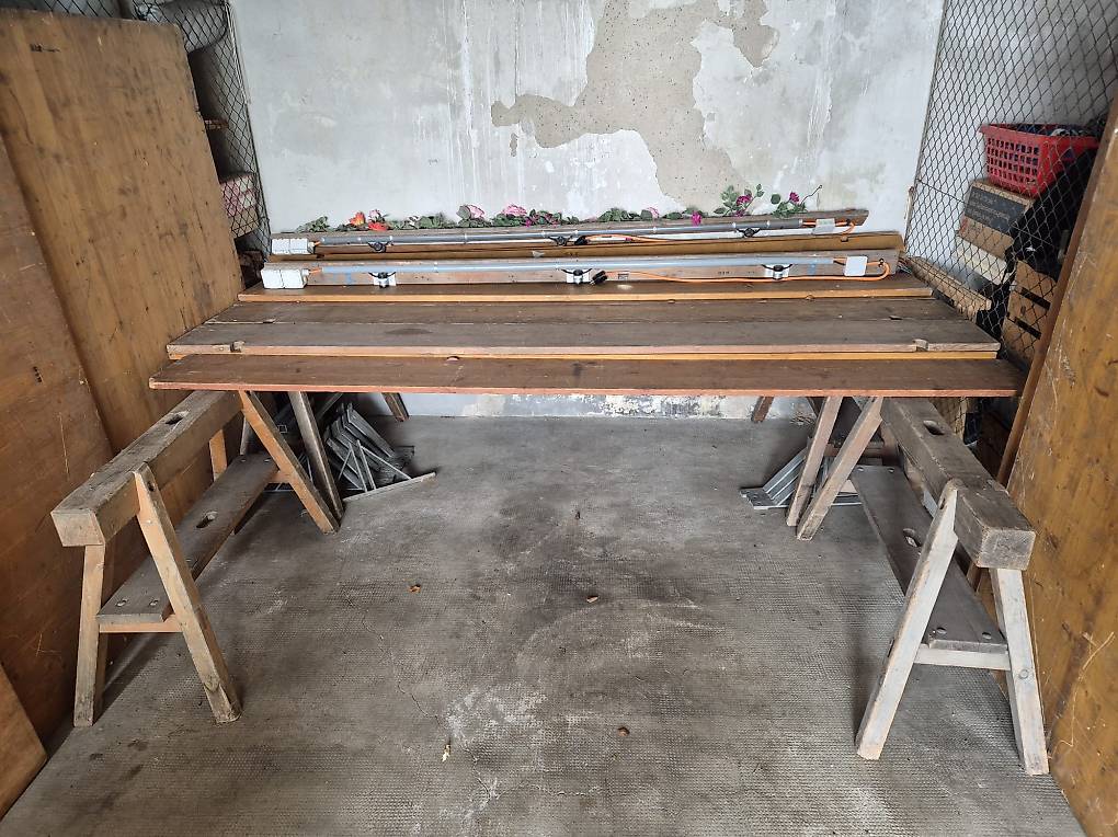 2 x Marktstände Gratis abzuholen