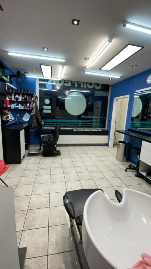 Coiffeur, Barber Stühle und NägelstudioPlatz zum vermieten