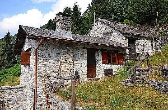 3 Rustici mit viel Land und Top-Aussicht / terreno e vista