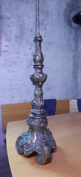 Gartenlampe mit Bronce-Ständer im Aussen- oder Innenbereich