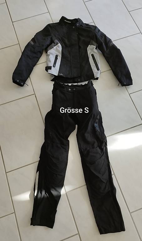 Motorrad-und Regenbekleidung